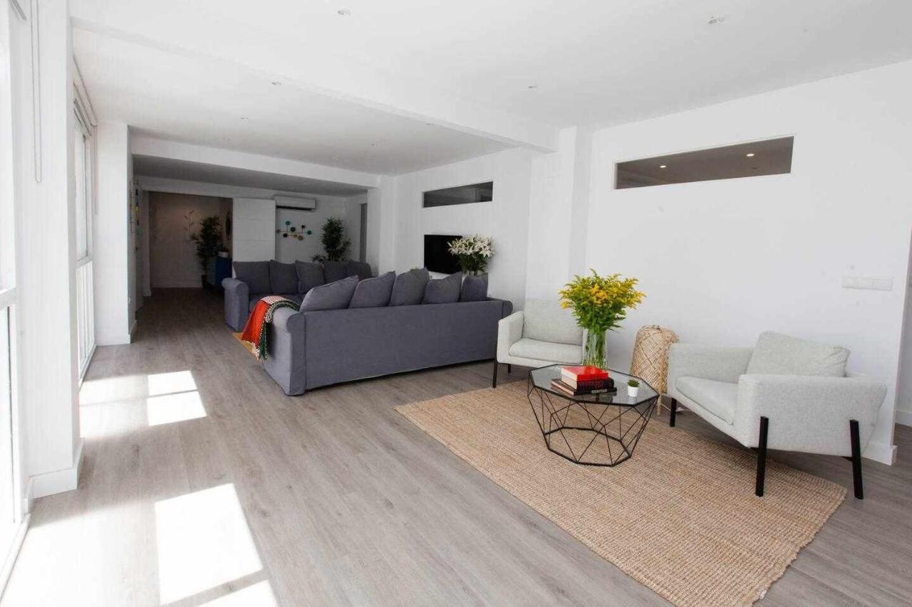 Isg Apartments Downtown Family Haven Free Parking Spot Севиля Екстериор снимка